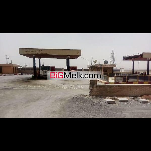 جایگاه خدمات رفاهی و سوخت پمپ بنزین در جاده اصفهان شیراز