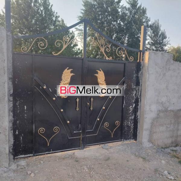 باغچه چهاردیواری به متراژ ۷۰۰ متر دارای درخت و آب سهمیه